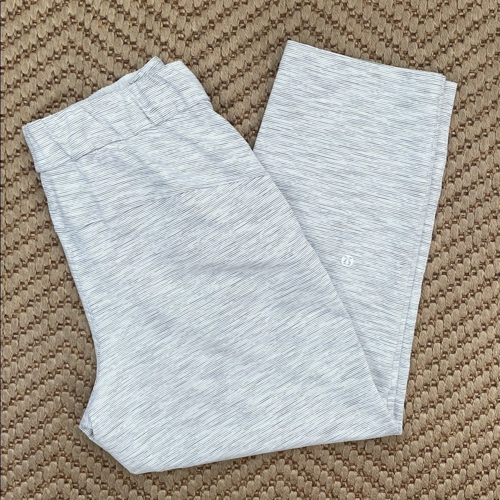 Lululemon - Classic Ankle straight legged pants  - Heathered Grey - 6